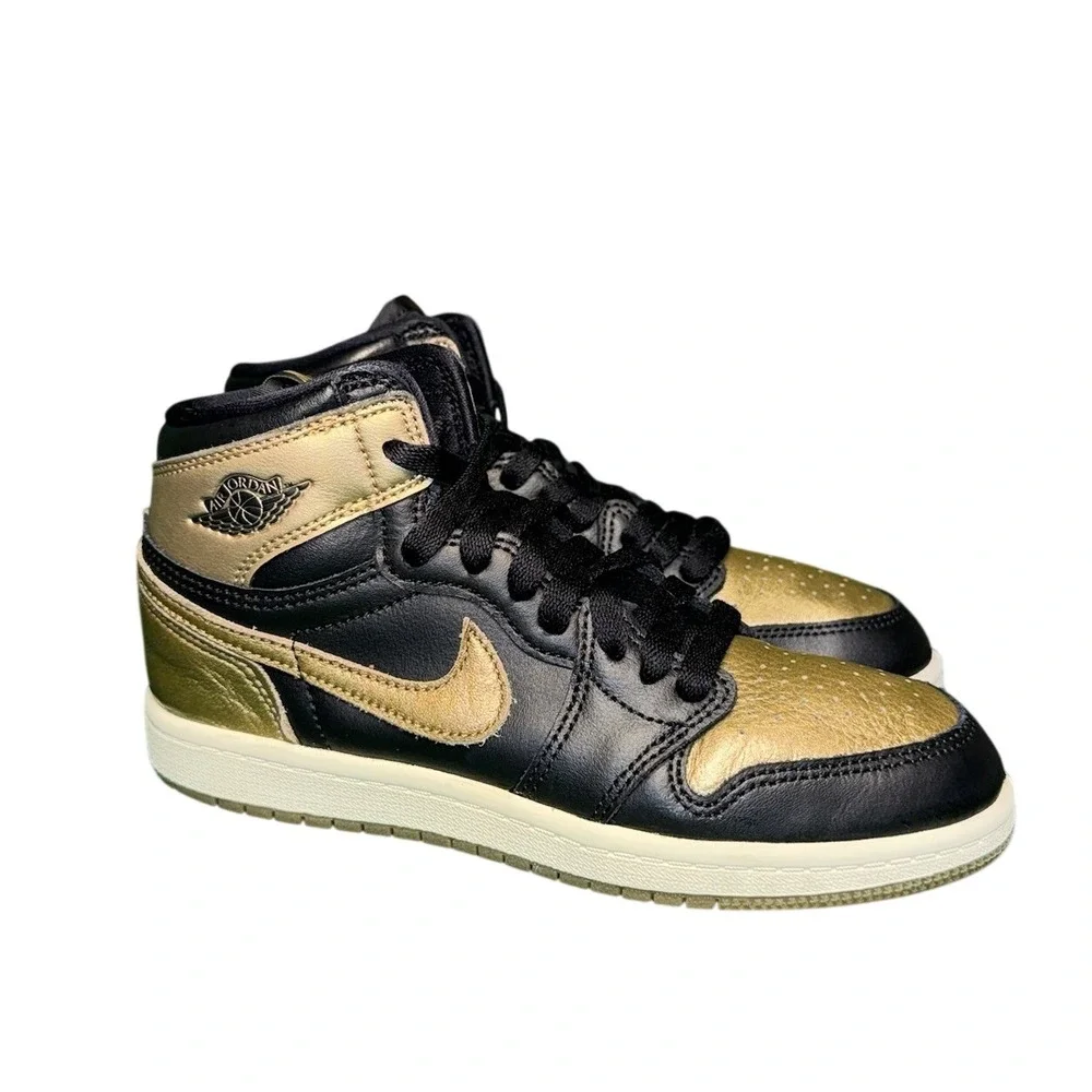 Nike Air Jordan 1 Mid SE Metallic Gold Black Kids Shoes FD1412-071 Size 2.5Y